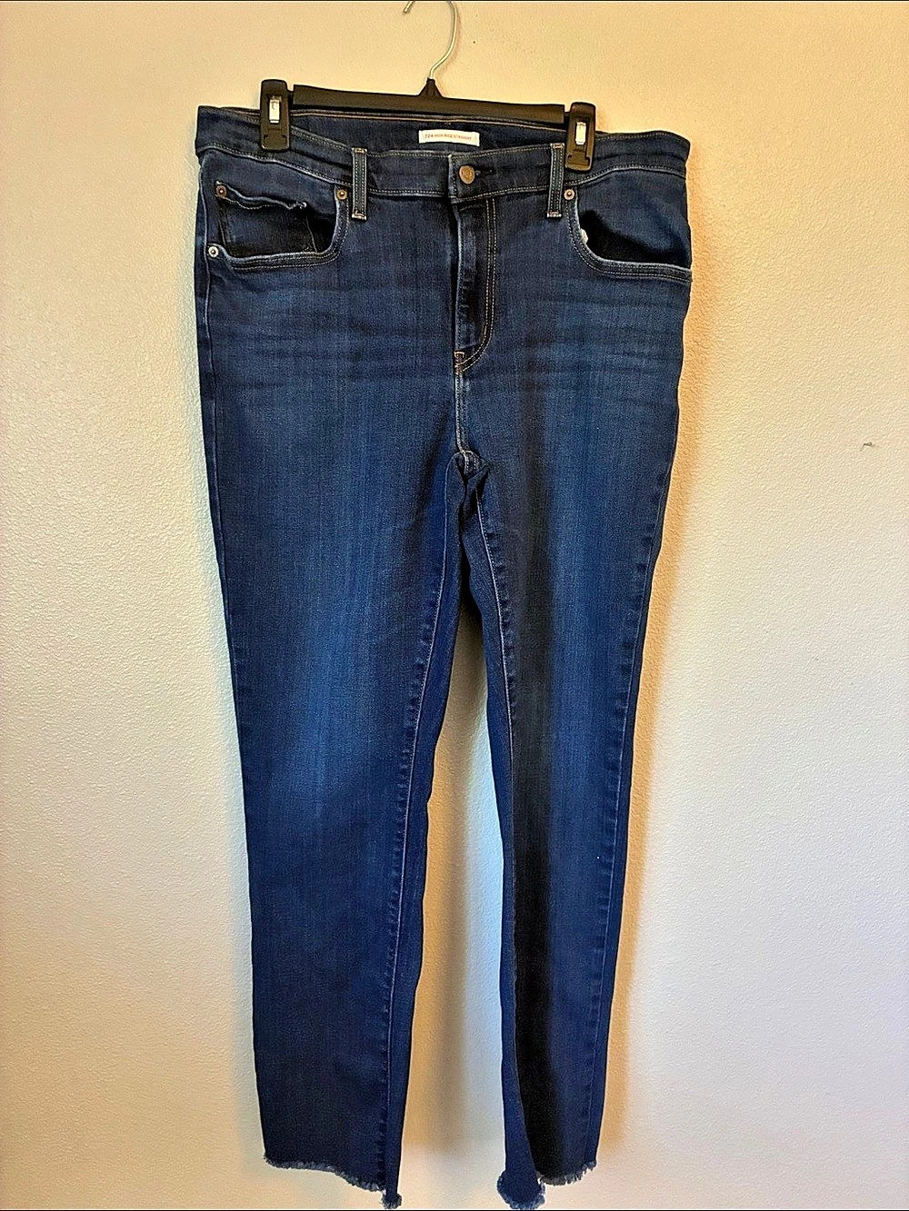Levi's 724 High Rise Straight Jeans in Blue